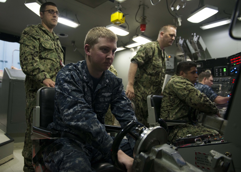 USS Nebraska (SSBN 739) Gold Crew Trains at Trident Training Facility Bangor