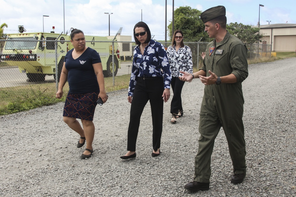 MAG-24 welcomes Mokapu Elementary principal