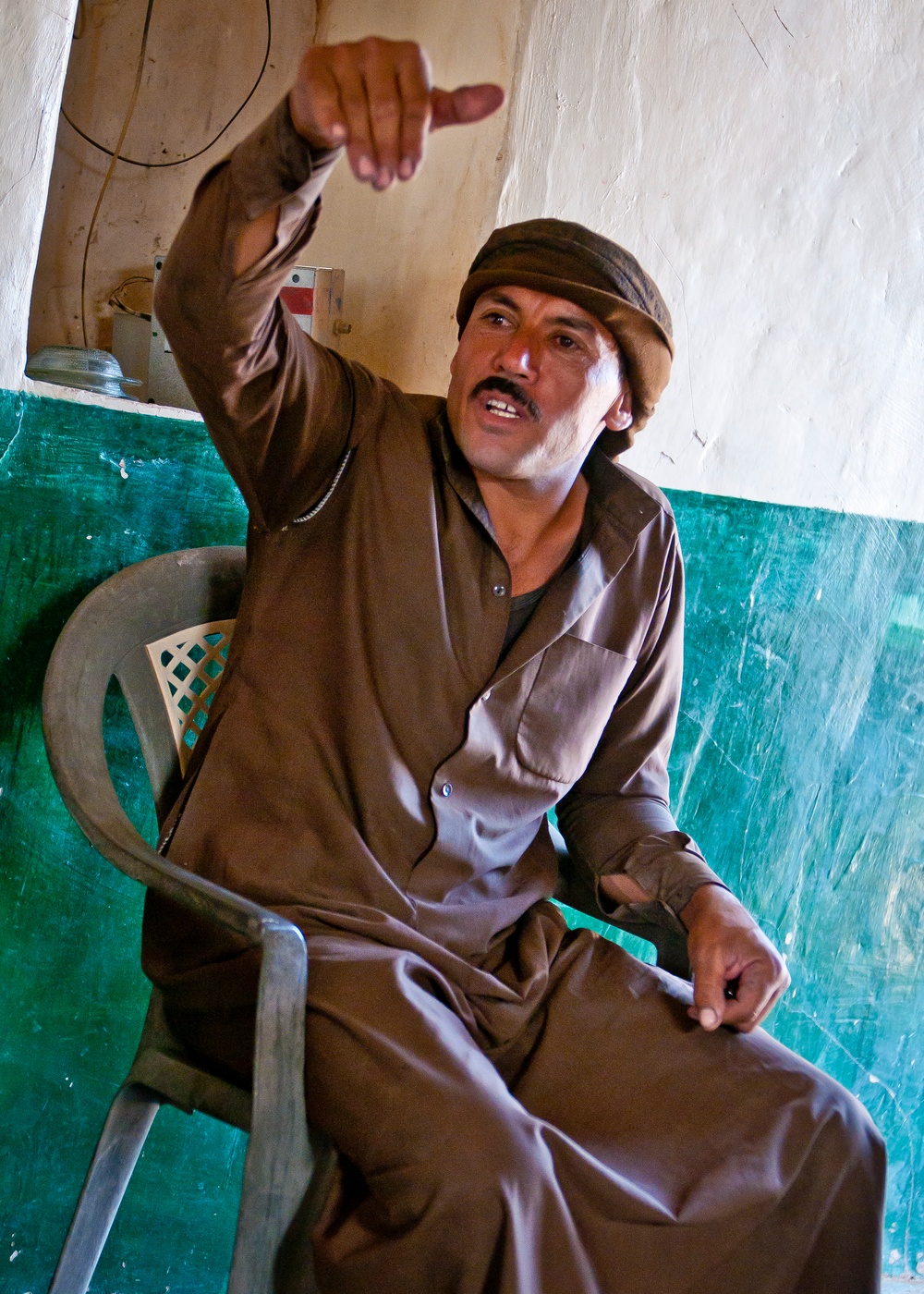 Coalition meet with locals in towns recently liberated from ISIS