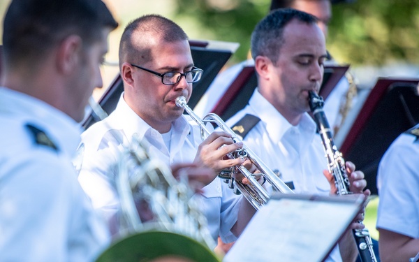 Army band horns