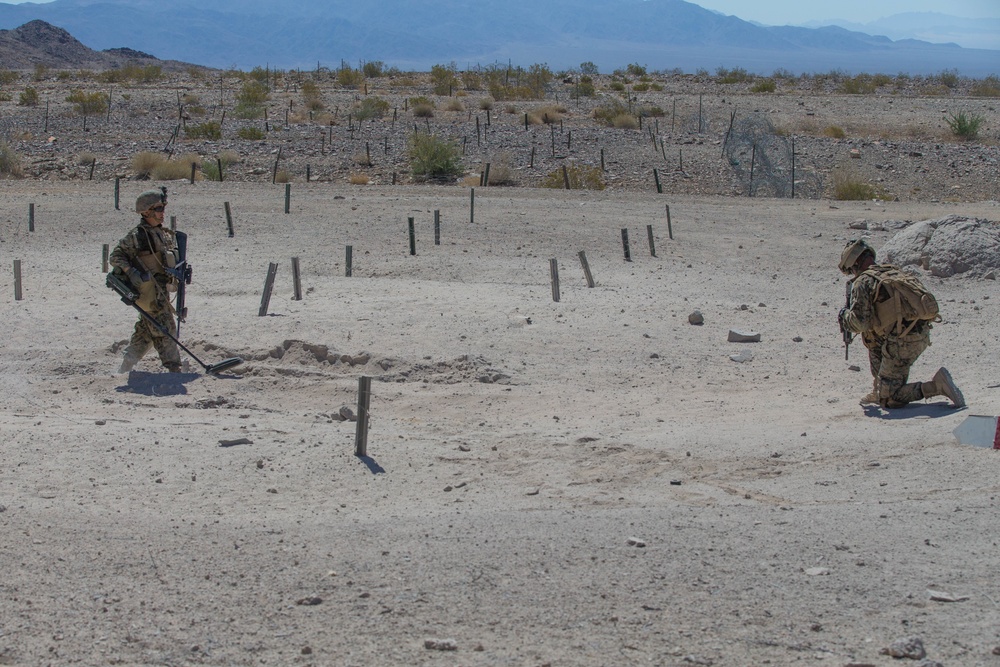 1st Battalion, 25th Marine Regiment attacks Range 400 during ITX 4-18