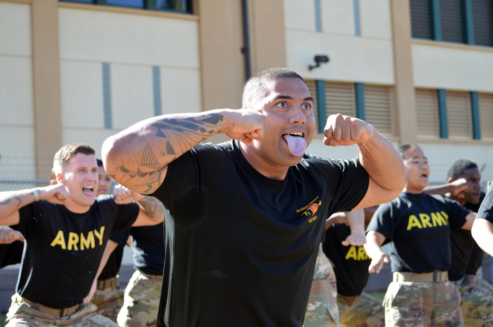 ‘Tropic Lightning’ Division hosts UH Manoa Rainbow Warriors for team building