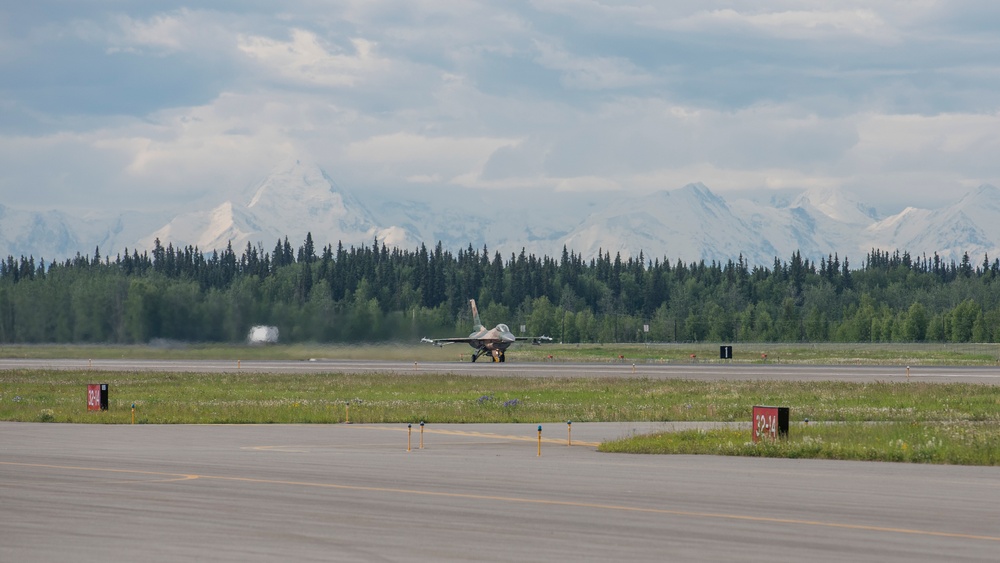 Aggressors in Alaska challenge Idaho Guardsmen