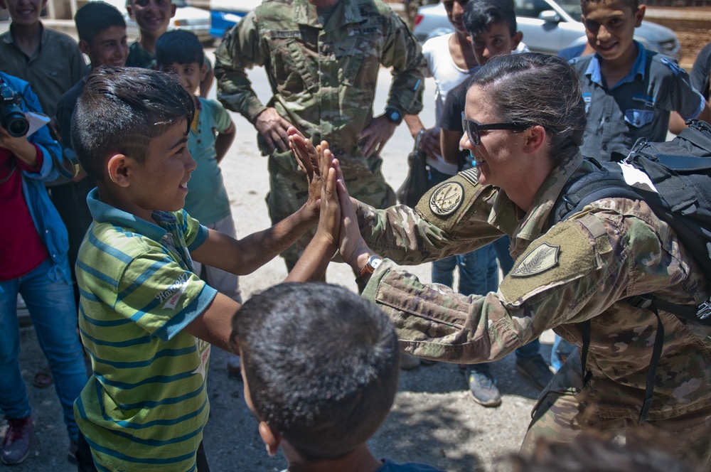 CENTCOM Commander, Defense Undersecretary tours Manbij