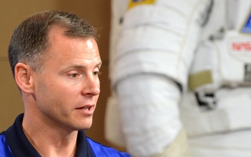 Hague, Ovchinin talk ISS mission during presser