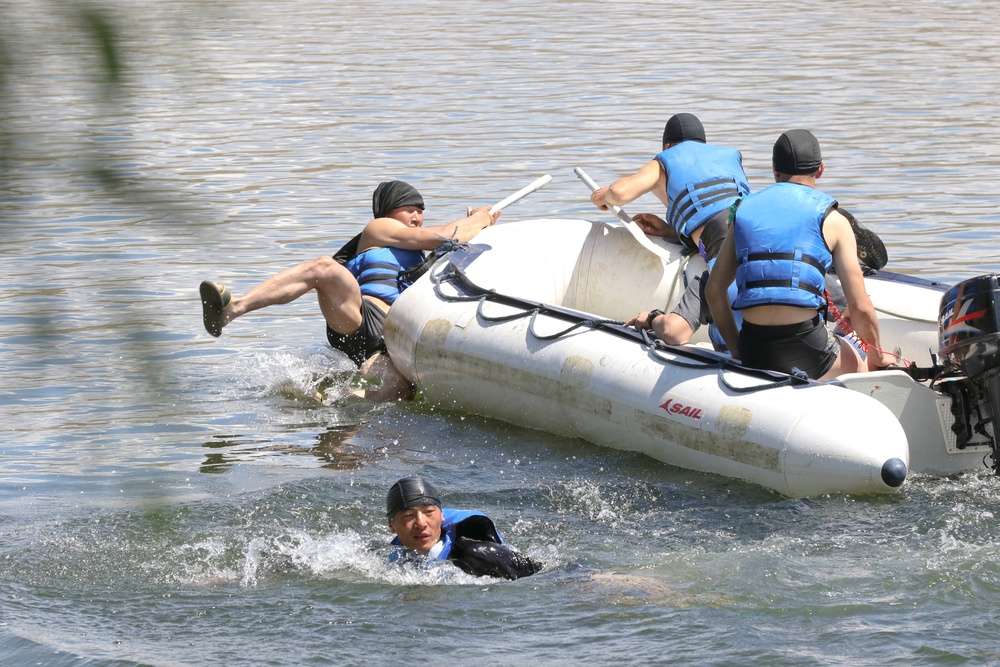 U.S. Marines teach MAF riverine ops