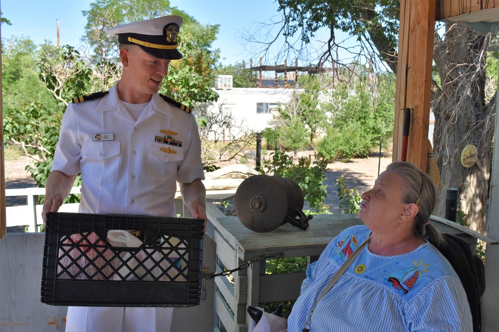 Sailors Deliver Meals to Reno Residents