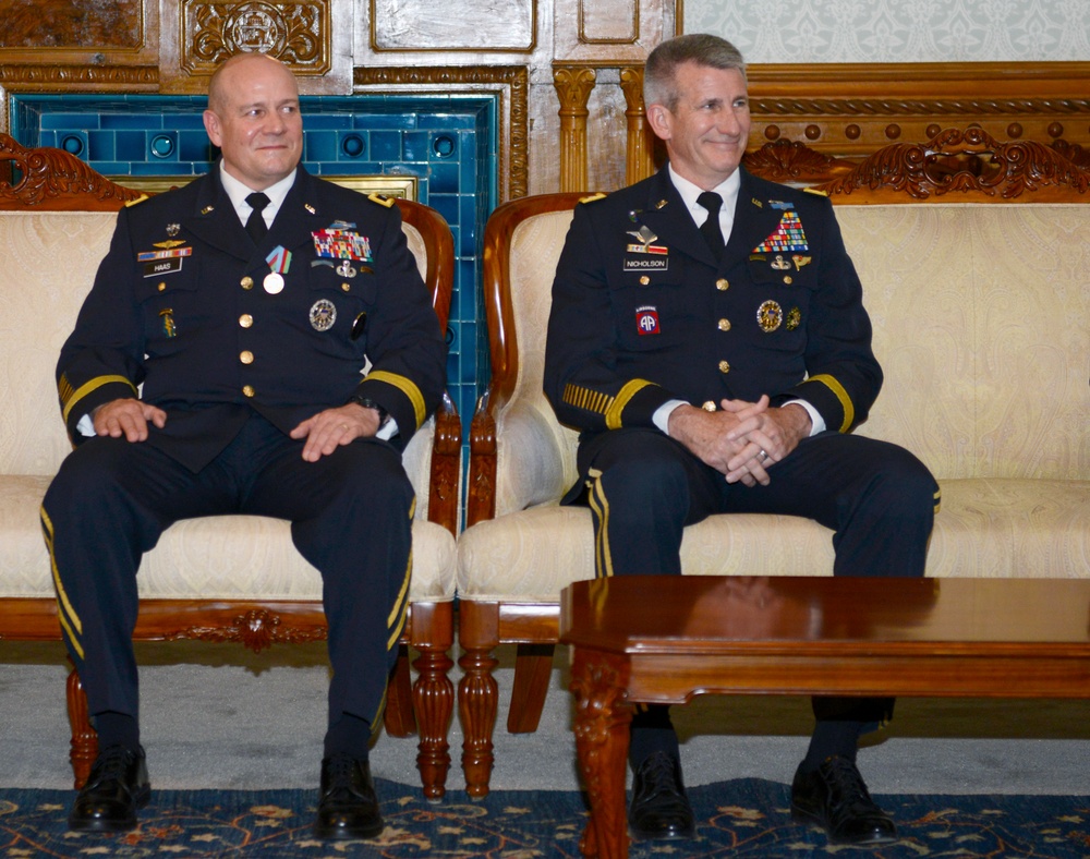 Resolute Support leadership visits Presidential Palace