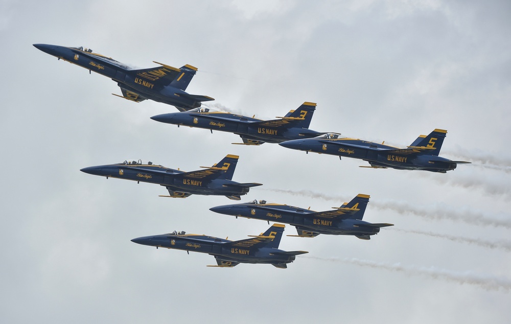 Blue Angels fly in Dayton