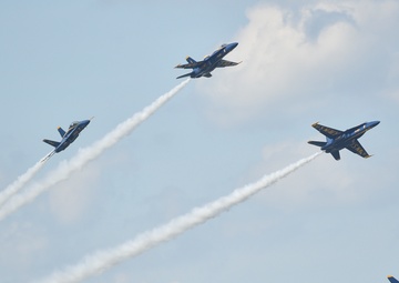 Blue Angels fly in Dayton