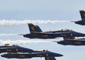 Blue Angels fly in Dayton