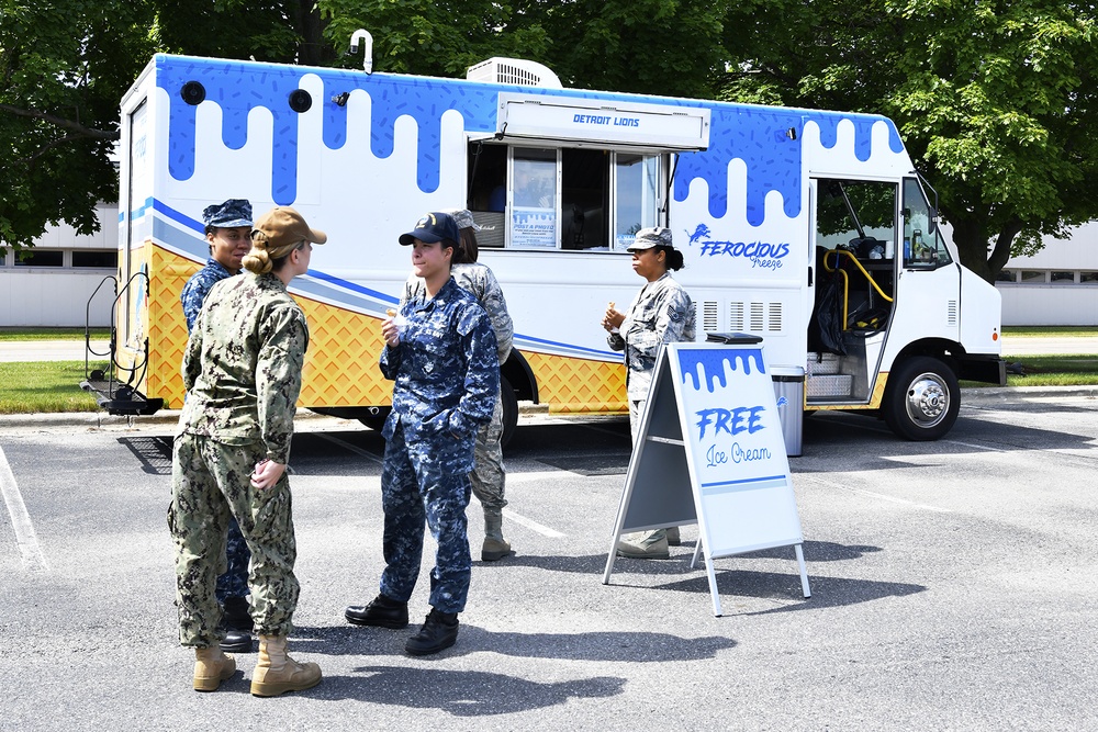 Detroit Lions honor Service Member with Ice Cream