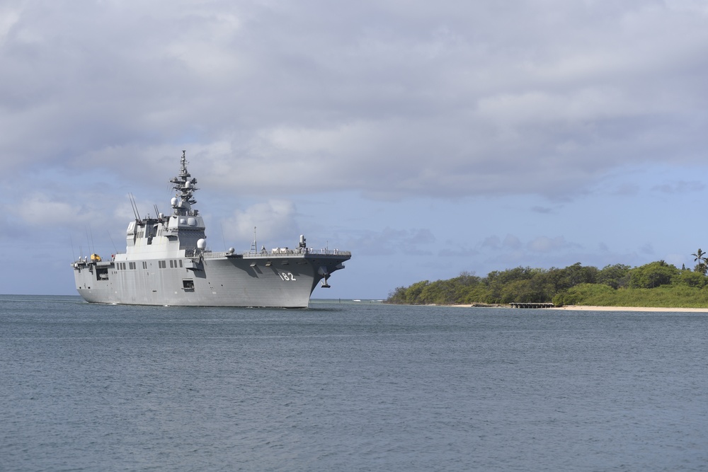 JS Ise (DDH 182) enters Pearl Harbor in preparation for RIMPAC 2018