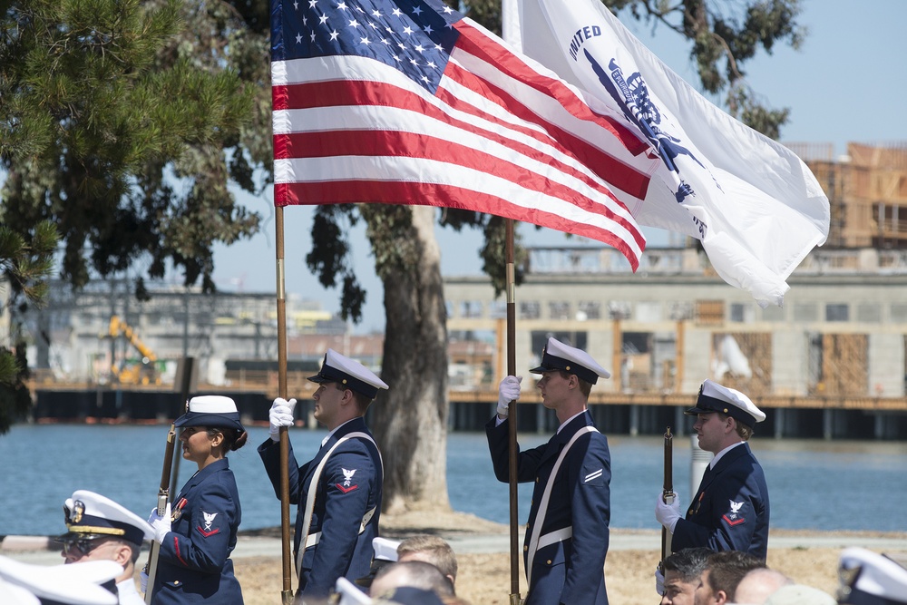 Coast Guard Base Alameda holds change of command