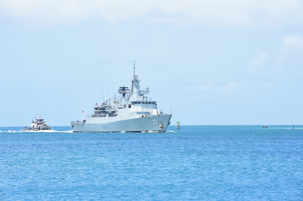 KD Lekiu (FFG30) enters Pearl Harbor in preparation for RIMPAC 2018