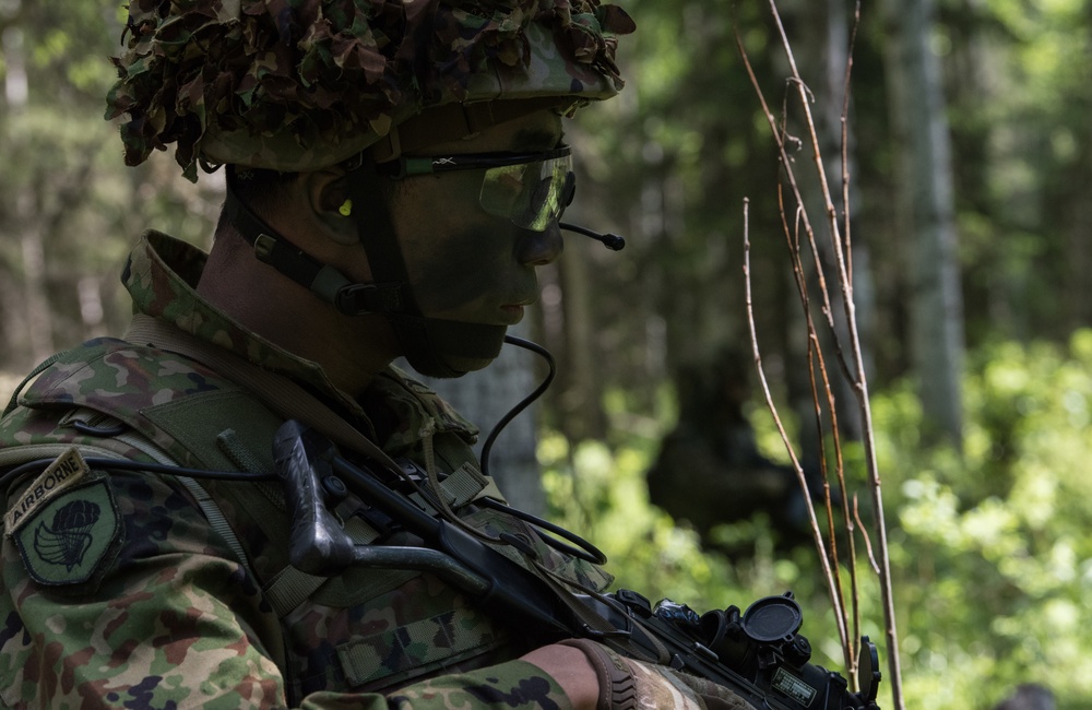 Japanese and U.S. Soldiers conduct joint training during Arctic Aurora 2018