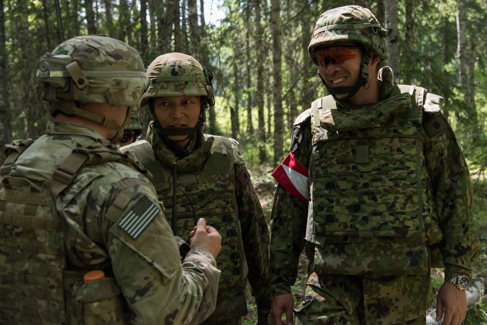 Japanese and U.S. Soldiers conduct joint training during Arctic Aurora 2018