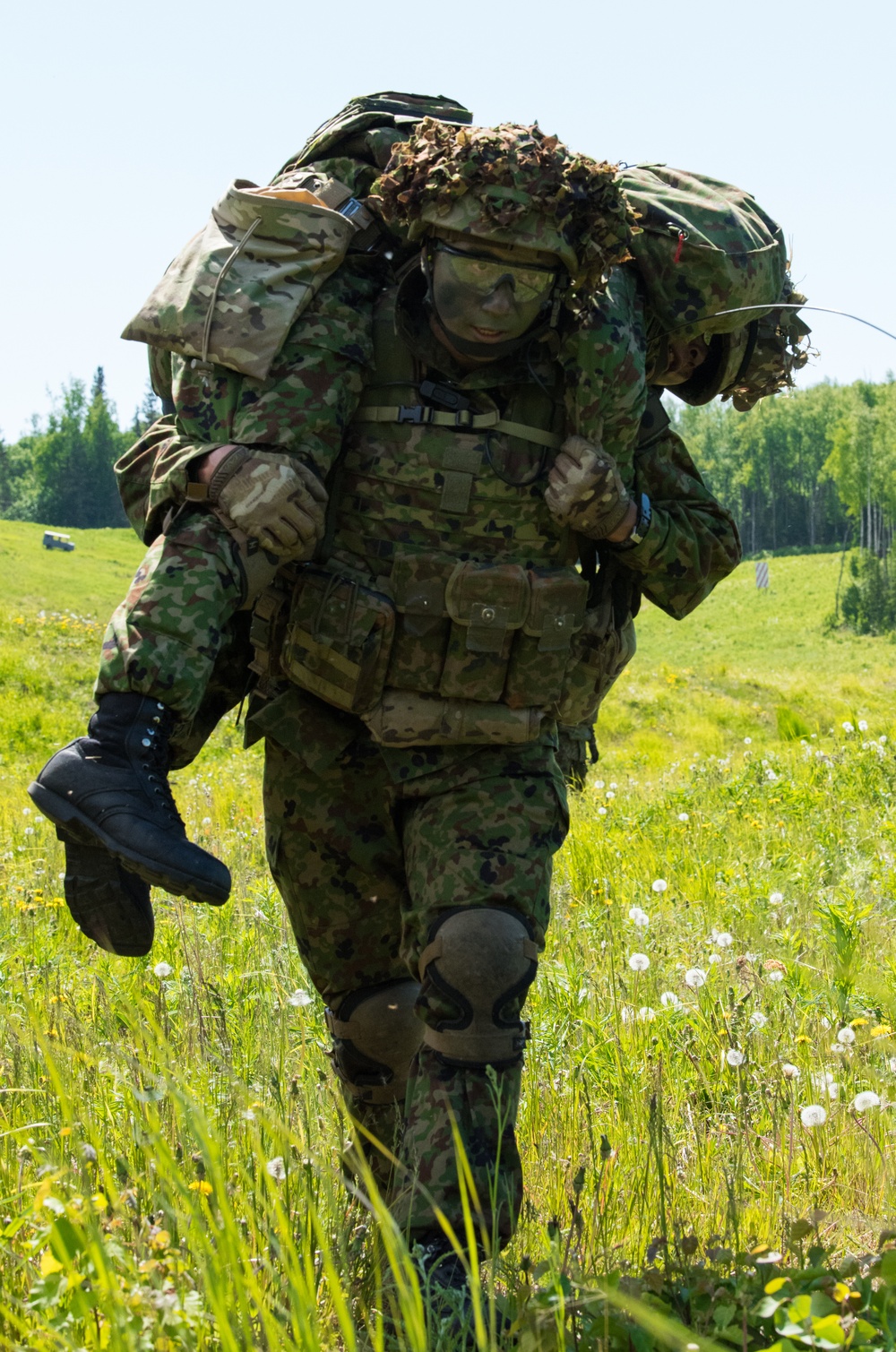 Japanese and U.S. Soldiers conduct joint training during Arctic Aurora 2018