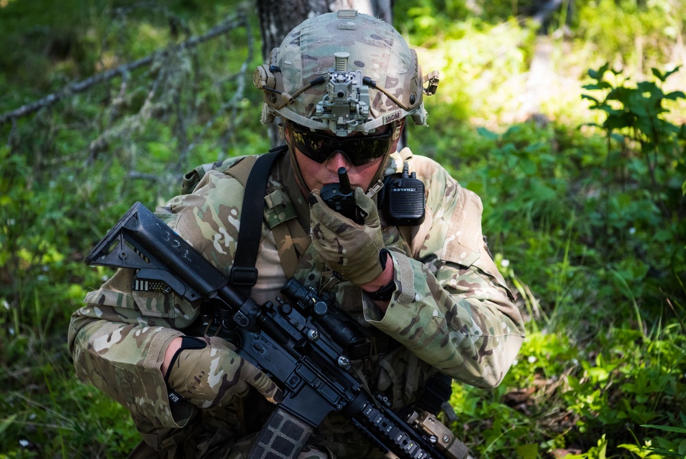 Japanese and U.S. Soldiers conduct joint training during Arctic Aurora 2018