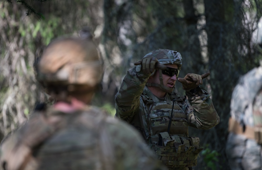 Japanese and U.S. Soldiers conduct joint training during Arctic Aurora 2018