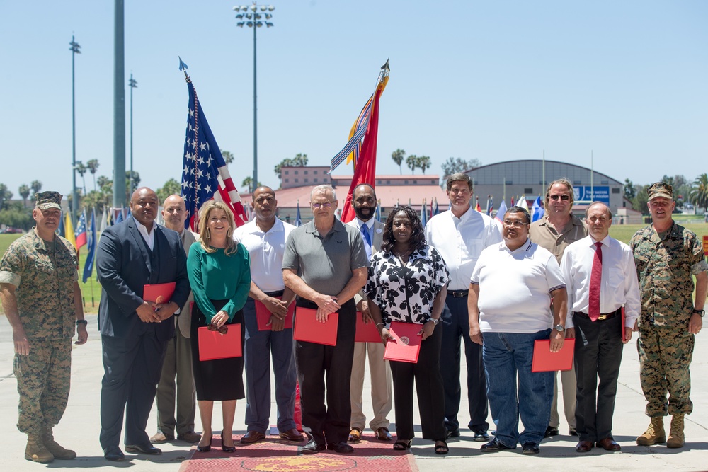 Federal Length of Service Award given to faithful employees