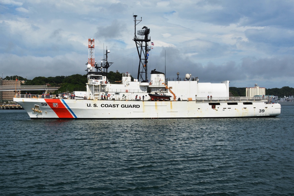 Coast Guard cutter Alex Haley visits FLEACT Yokosuka