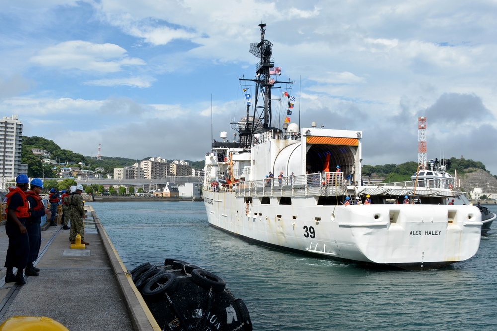 Coast Guard cutter Alex Haley visits FLEACT Yokosuka