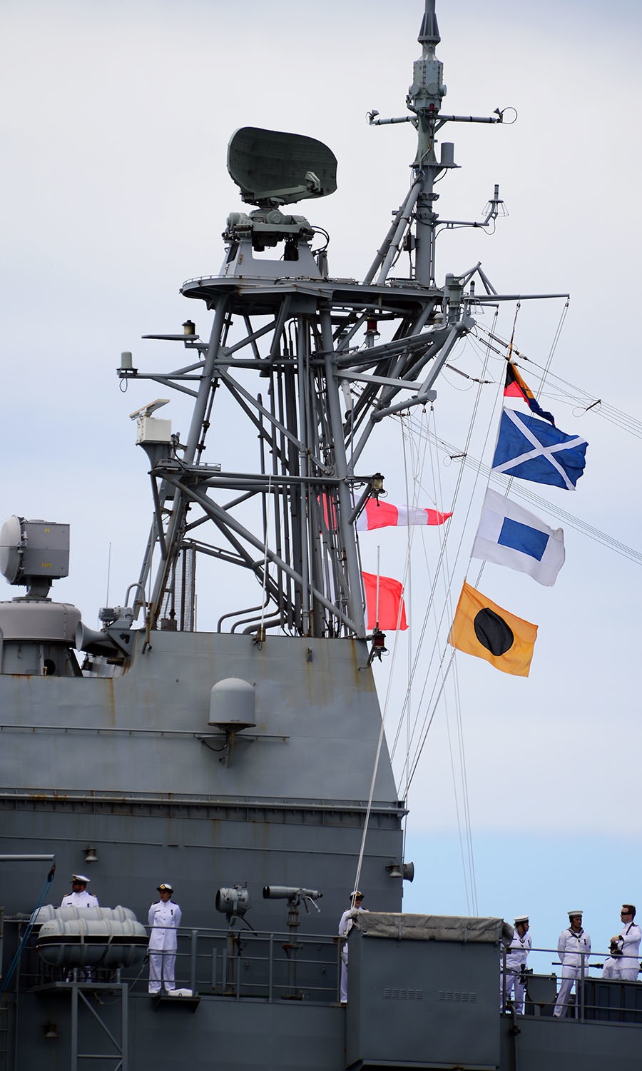 HMNZS Te Mana enters Pearl Harbor in preparation for RIMPAC 2018