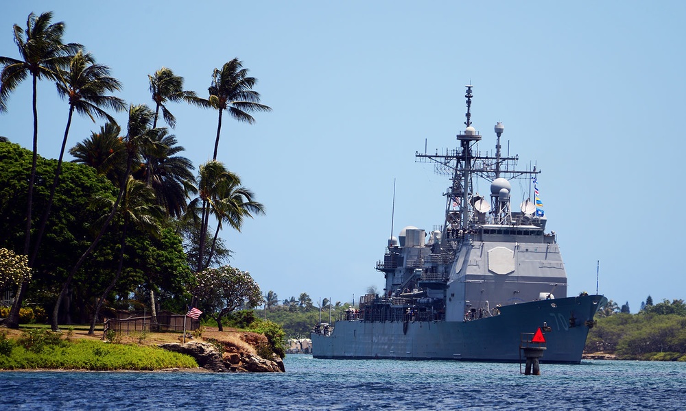 USS Lake Erie enters Pearl Harbor in preparation for RIMPAC 2018