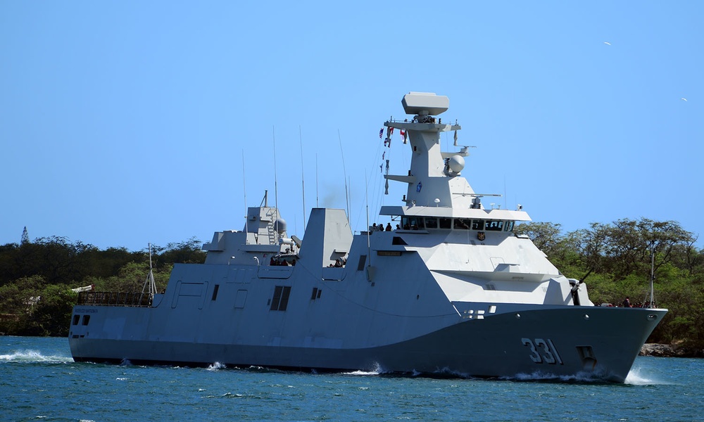 Republic of Indonesia Navy guided-missile frigate KRI Martadinata (331) enters Pearl Harbor in preparation for RIMPAC 2018