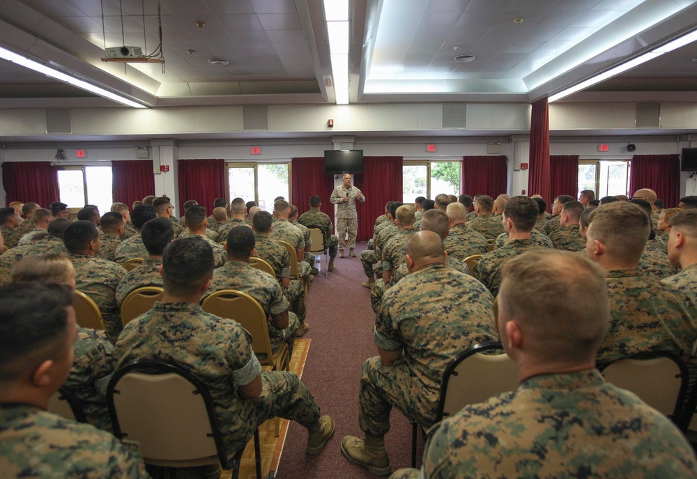 CMC Visits CENTCOM