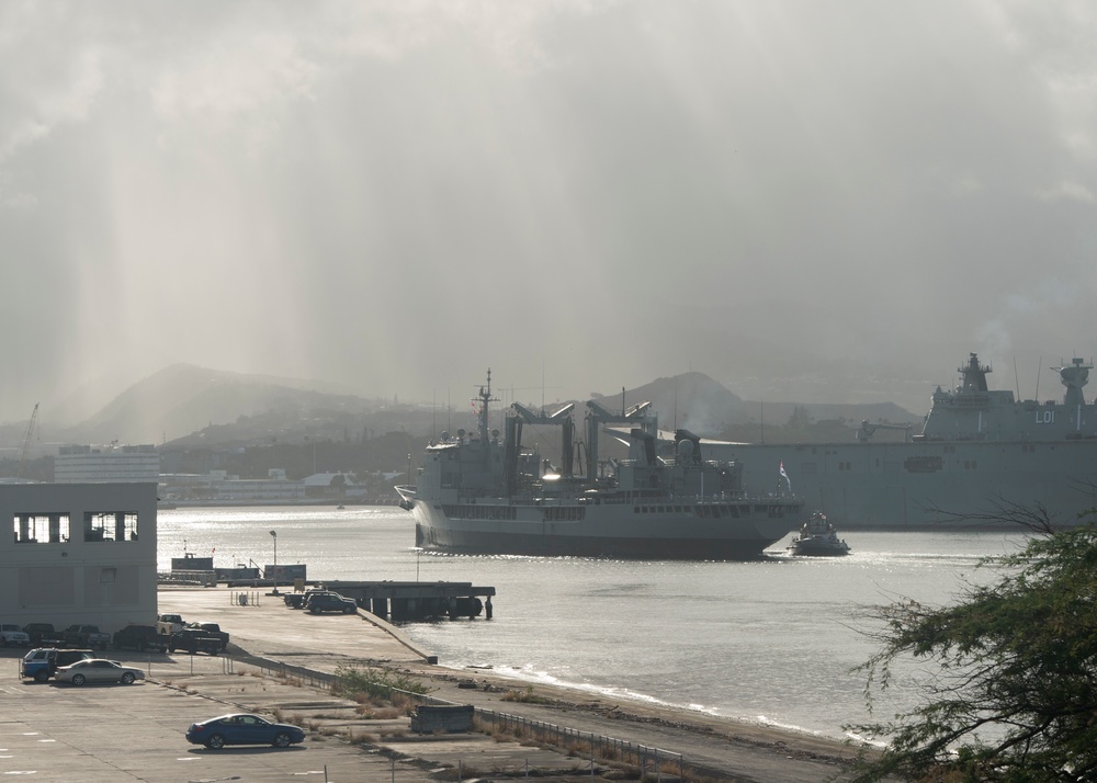 HMAS Success (OR 304) Enters Pearl Harbor for RIMPAC 2018