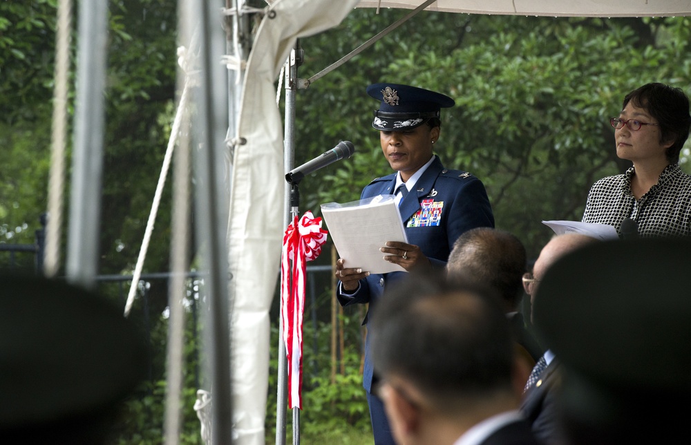 U.S., Japan Tradition Honors the Fallen