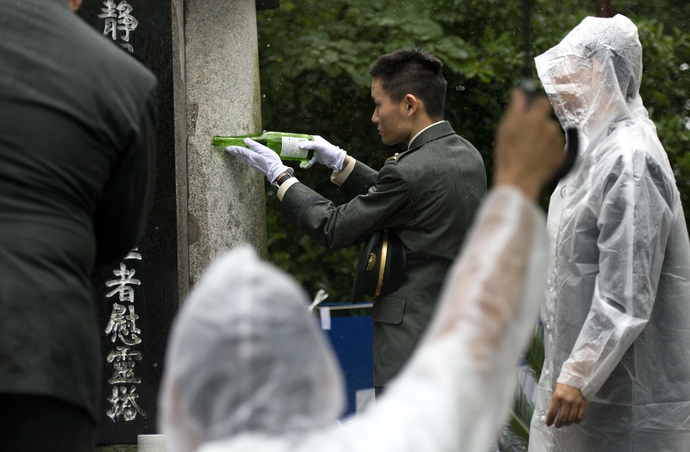 U.S., Japan Tradition Honors the Fallen