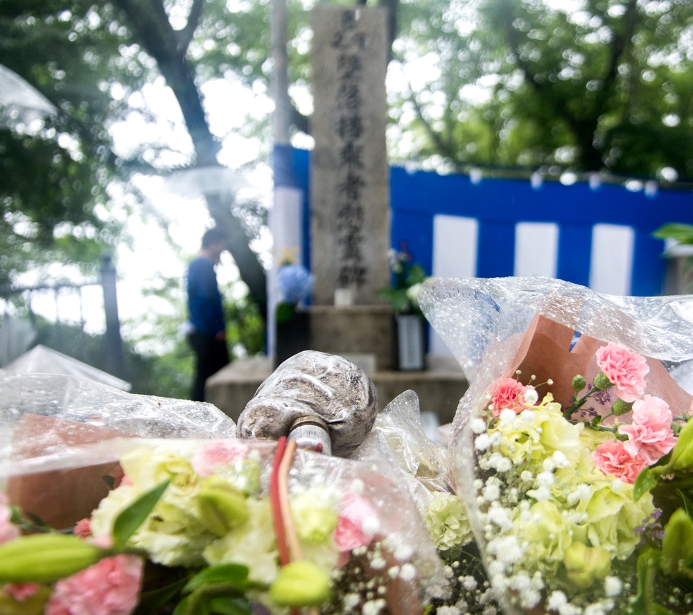 U.S., Japan Tradition Honors the Fallen