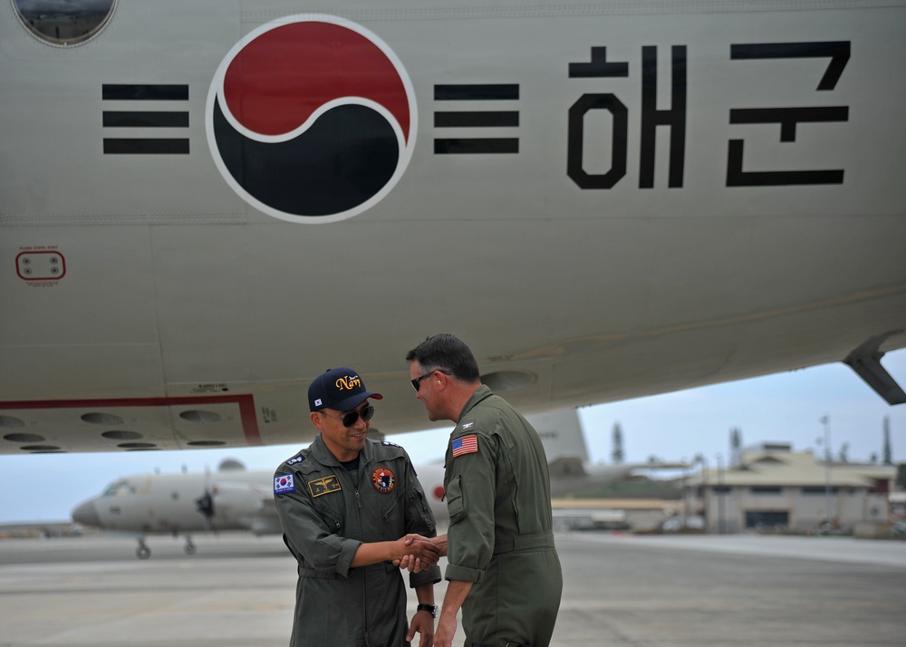Servicemembers from the Republic of Korea Navy Arrive for RIMPAC