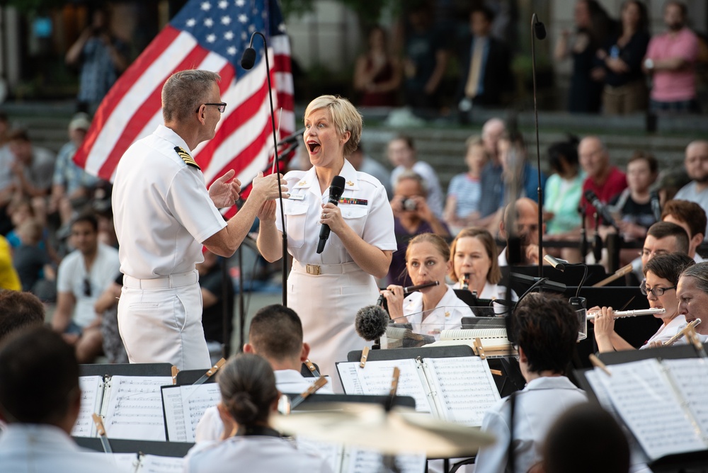 Navy Band performs at Navy Memorial