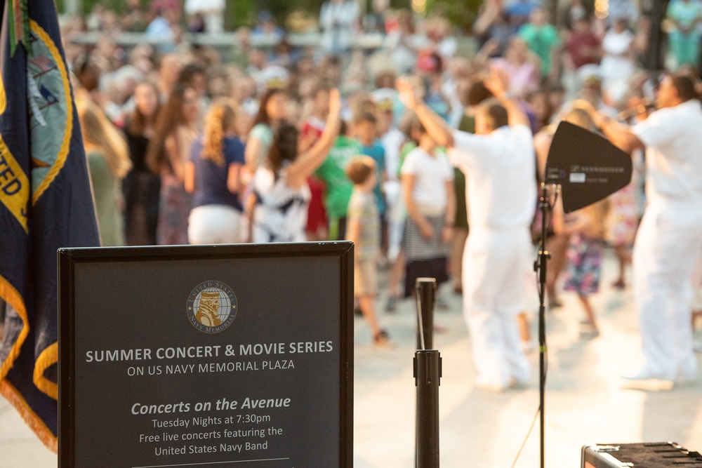 Navy Band performs at Navy Memorial