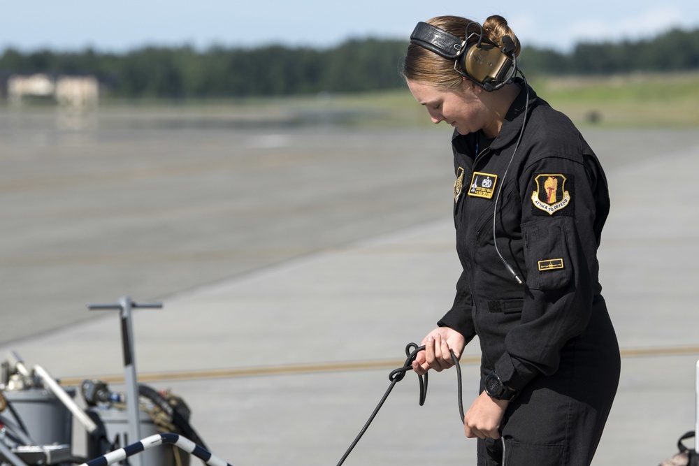 F-16 Viper demo team comes to JBER for Arctic Thunder