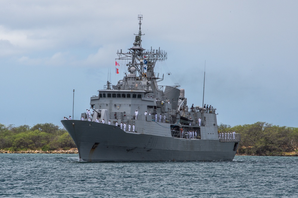 HMNZS Te Mana (F111) arrives for RIMPAC 2018