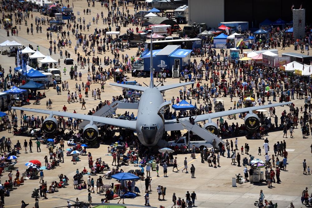 Hill Air Show thrills visitors, comes to a close