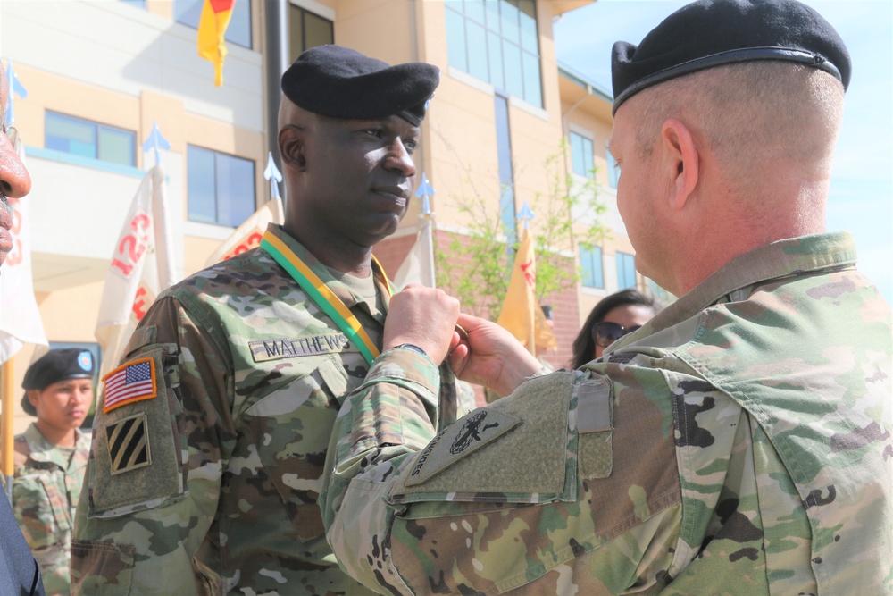 Ltc. Matthews changes command