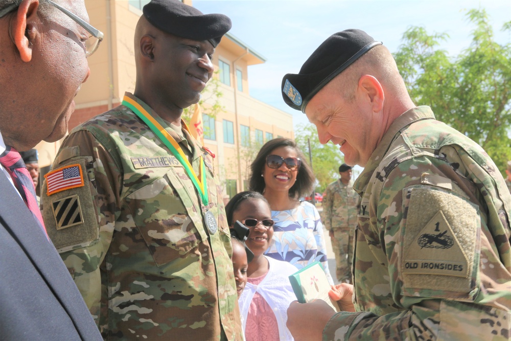 Ltc. Matthews changes command