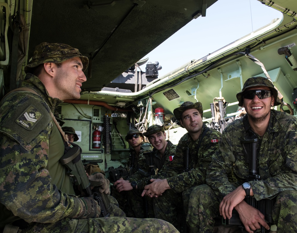 Canadian Armed Forces conduct Amphibious Assault Training During RIMPAC 2018