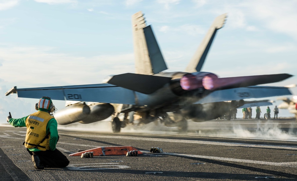 USS Ronald Reagan (CVN 76)