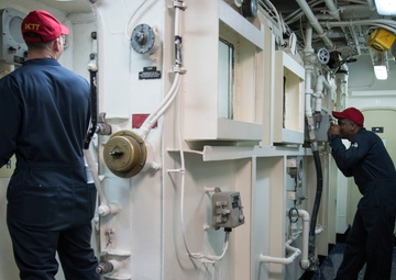 CBR training exercise held aboard USS Bonhomme Richard (LHD 6)