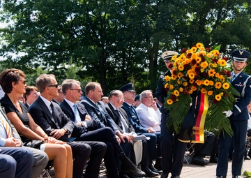 Allies gather, commemorate Berlin Airlift 70th Anniversary