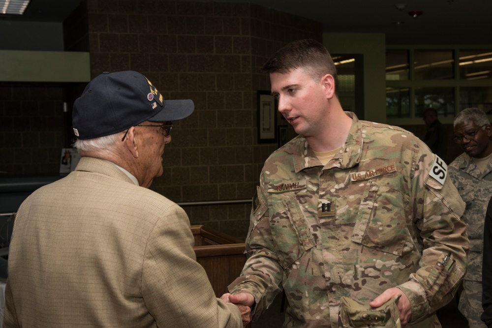 105th AW hosts WWII veteran