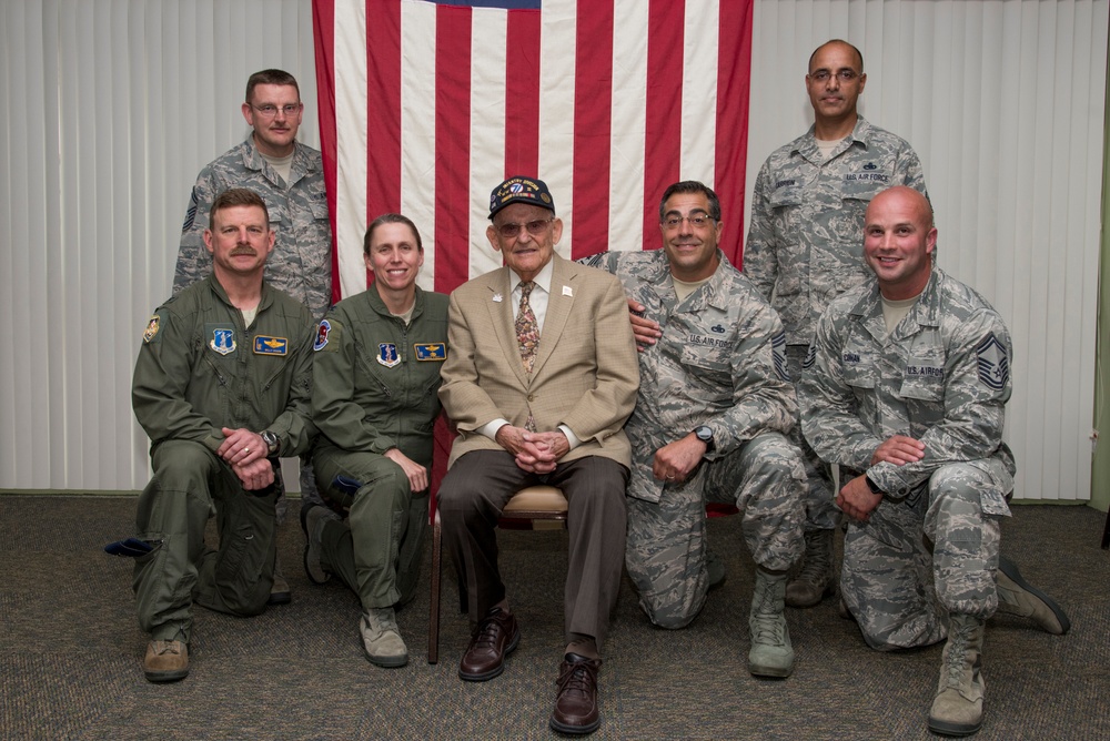 105th AW hosts WWII veteran