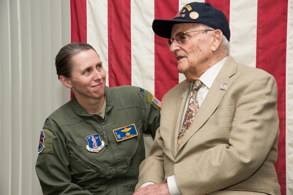 105th AW hosts WWII veteran